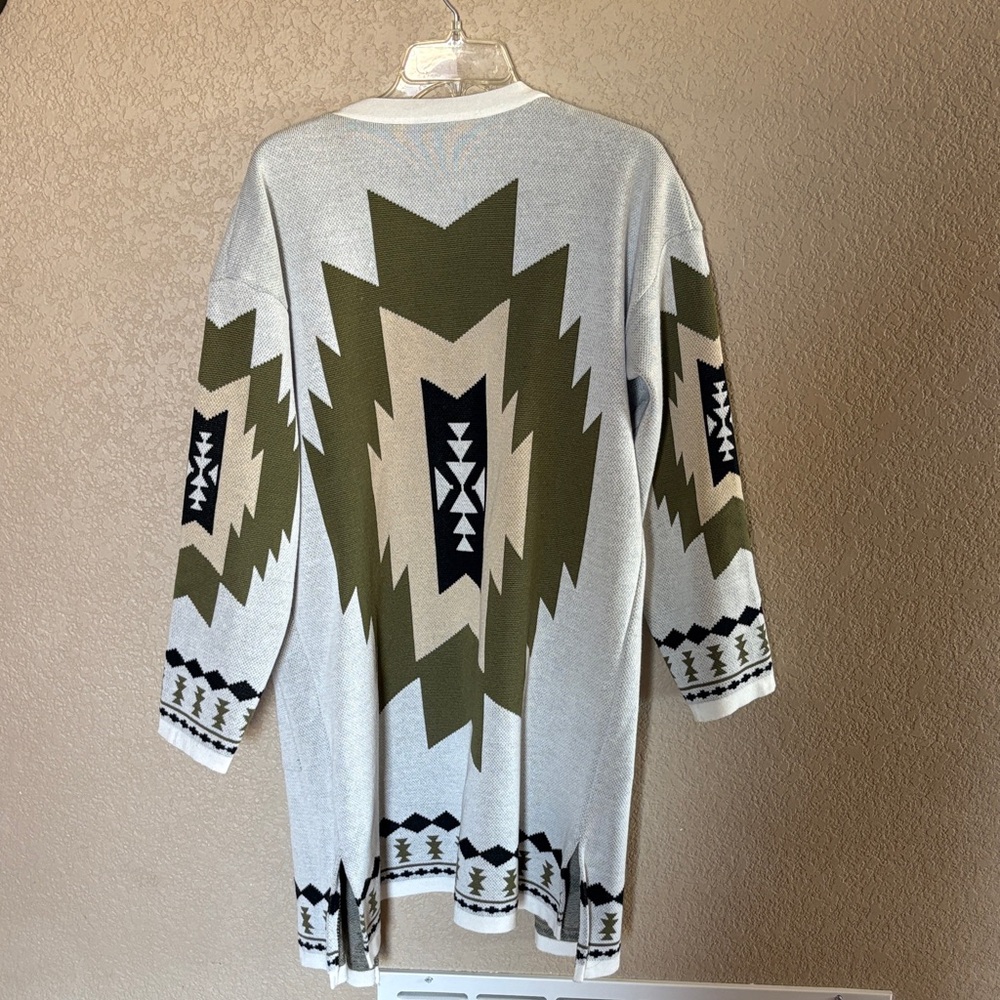 Open-Front Heavy Tribal Knit Cardigan Sweater - Light Gray & Olive
